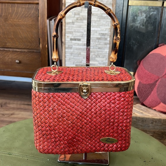 Loredana Handbags - Vintage Loredana Woven Box Purse